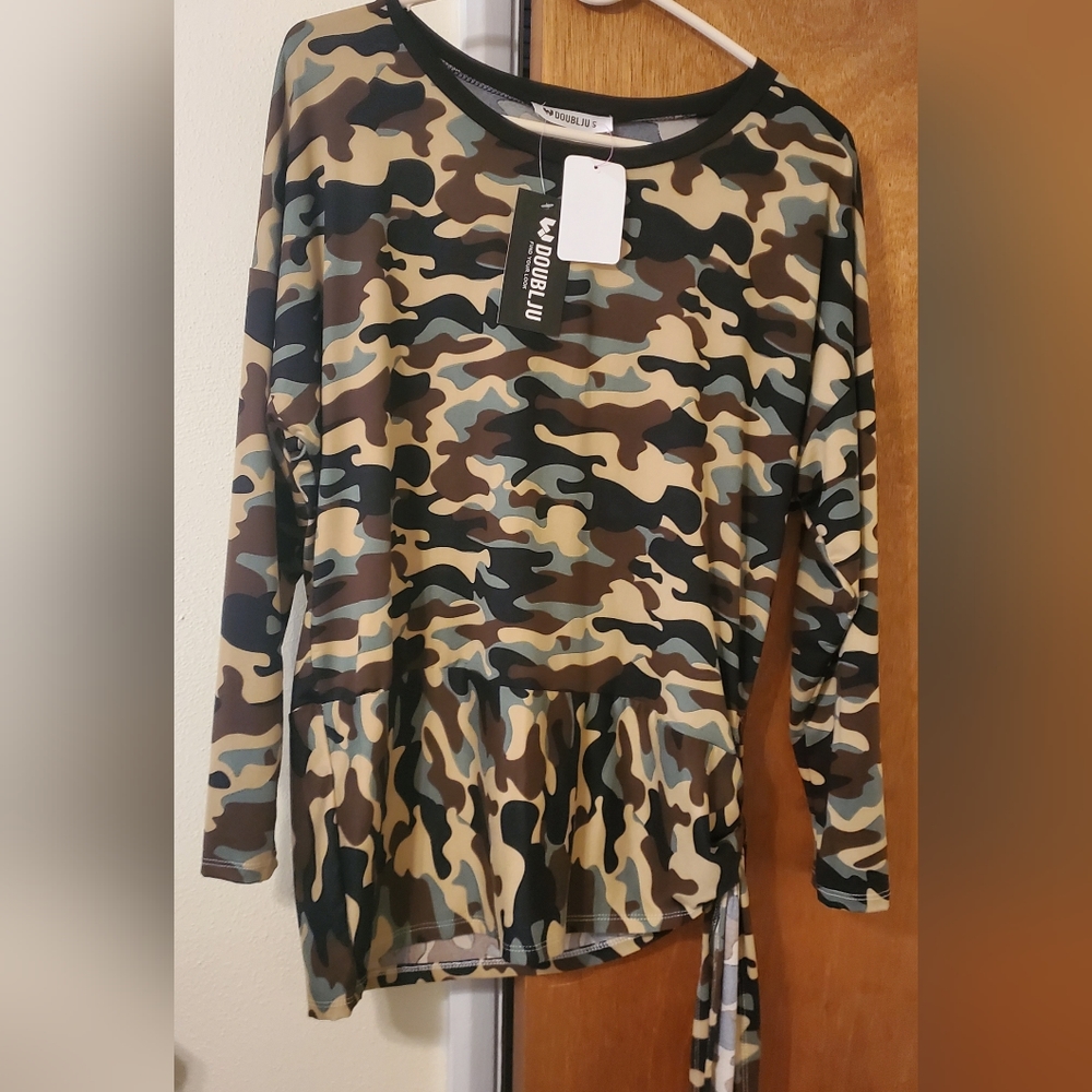 DoublJu Blouse Green tan brown black in color